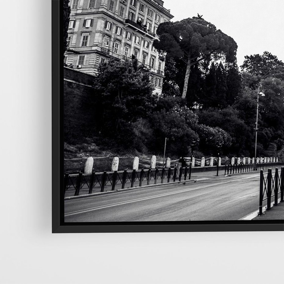 Obraz w ramie 100x70 - Echa Historii - czarno biała fotografia, koloseum - rama czarna