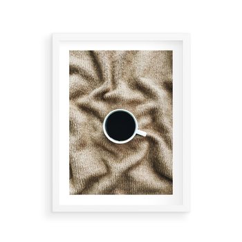Plakat w ramie 30x40 - Filiżanka Kawy na Brązowym Kocu - kawa, czarna kawa - rama biała
