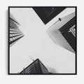 Obraz w ramie 50x50 - Nowoczesna Dynamika - perspektywa, wieżowce - rama czarna