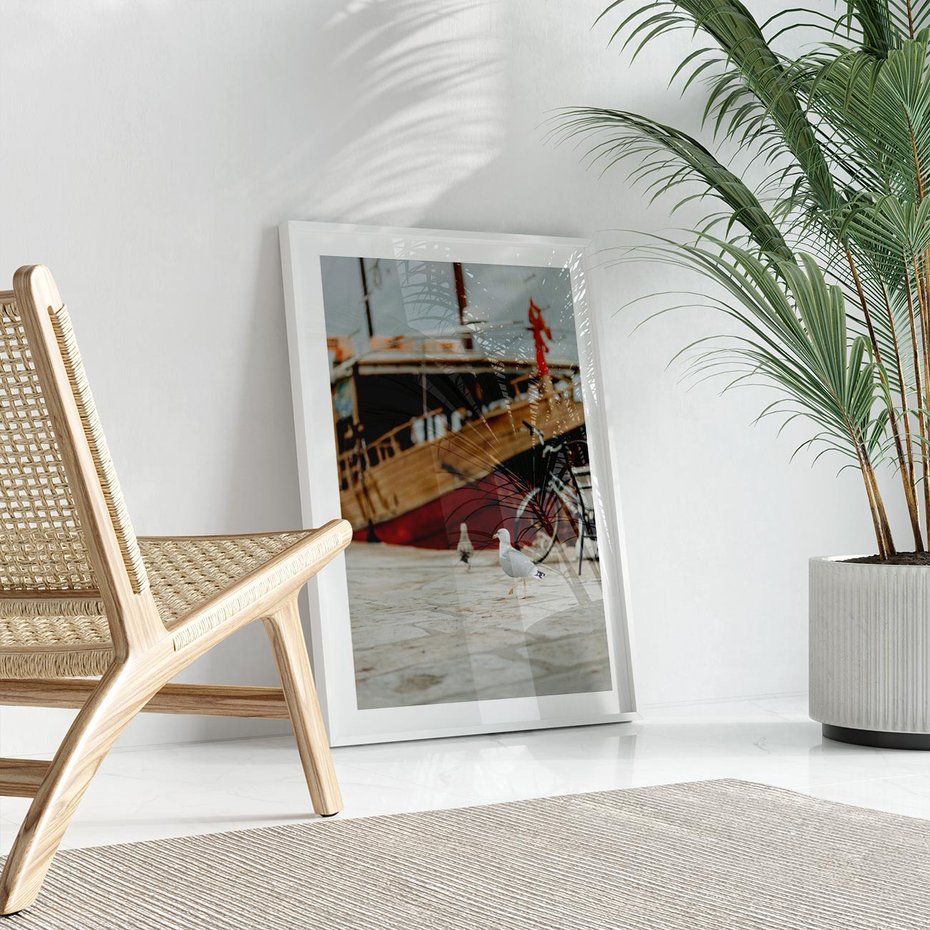 Plakat w ramie 50x70 - Przygoda na Horyzoncie - port, statek - rama biała