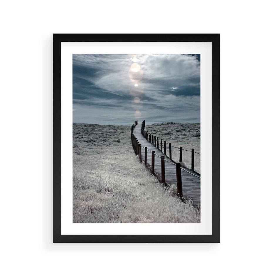 Plakat w ramie 40x50 - Burzowy pomost na plaży - plaża, pomost - rama czarna