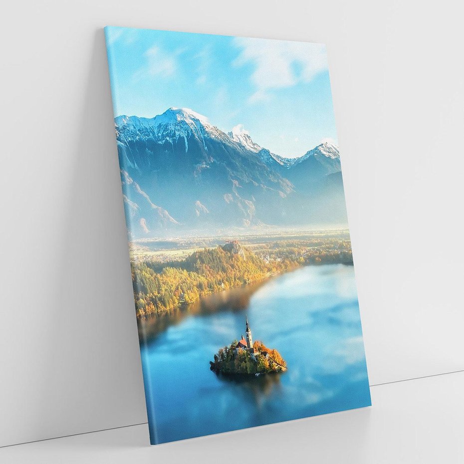 Obraz na płótnie 70x100 - Zamek pośrodku jeziora - jezioro, góry