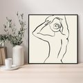 Obraz w ramie 50x50 - Tajemniczy Rytm - kobieta, posąg - rama czarna