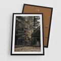 Plakat w ramie 50x70 - Dom w Lesie - chatka w lesie, górski domek - rama czarna
