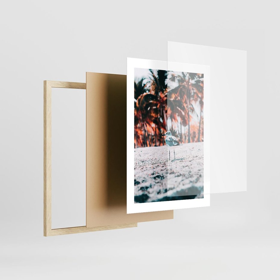 Plakat w ramie 30x40 - Tropikalna Uroda: Plaża z Mewą - tropikalna plaża, mewa na piasku - rama drewno