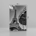 Obraz na płótnie 50x70 - Zabawa w Paryżu - czarno białe zdjecie, wieża eiffla