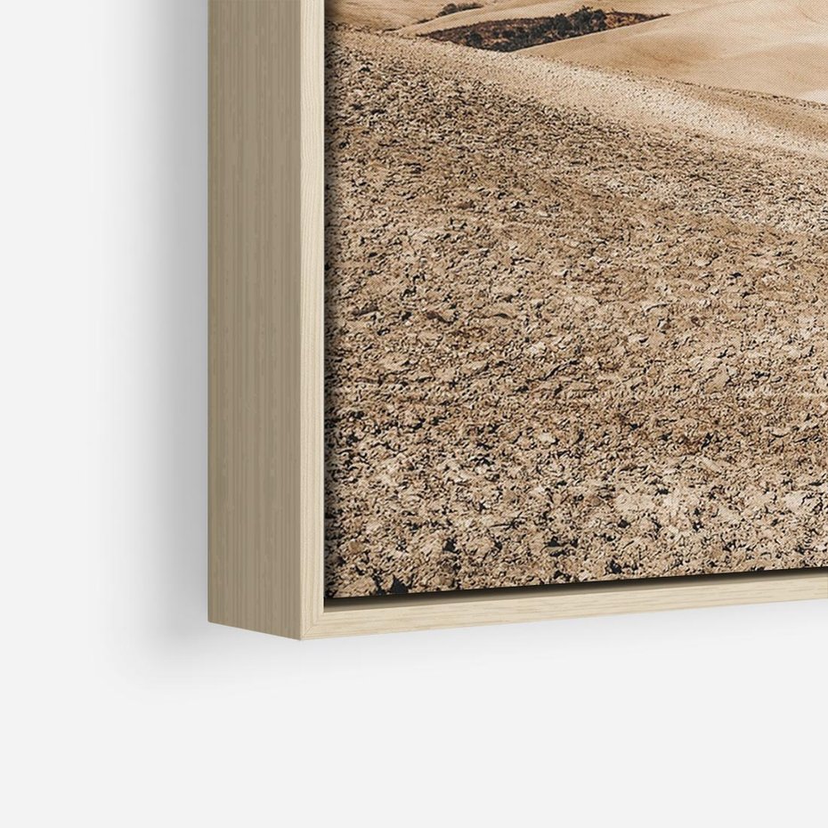 Obraz w ramie 100x70 - Refleksyjny taniec myśli - pustynny krajobraz, odcienie sepii - rama drewno