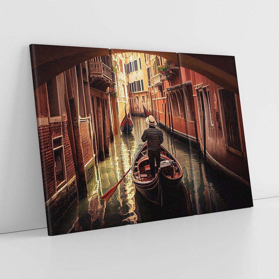 Obraz na płótnie 120x80 - Spokojna Wenecja - gondolier w gondoli, kanały Wenecji