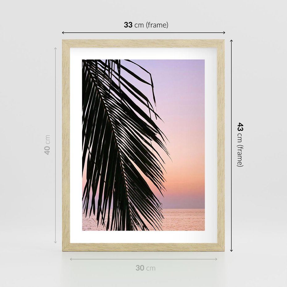 Plakat w ramie 30x40 - Liście Palmy nad Morzem - zachód słońca, liście palmy na tle nieba i morza - rama drewno