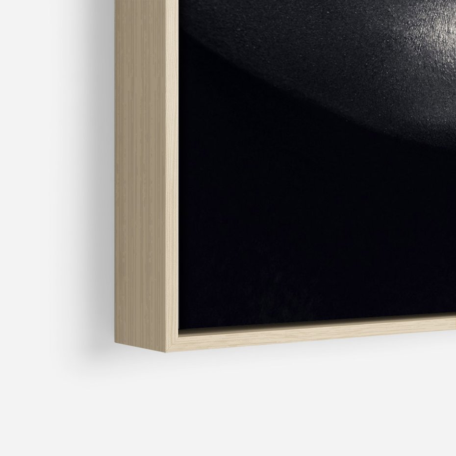 Obraz w ramie 70x100 - Złote Usta Kobiety - złote, usta - rama drewno