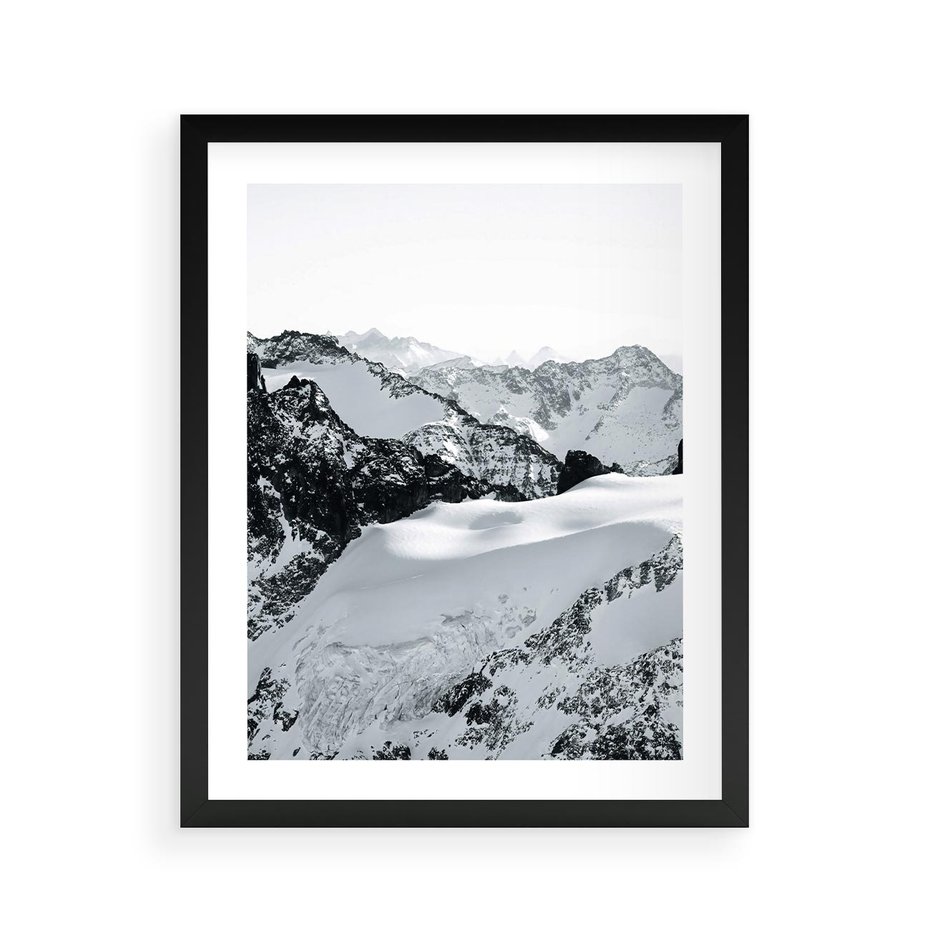 Plakat w ramie 40x50 - Biały Zimowy Pejzaż - góry w zimie, ośnieżone wysokie szczyty - rama czarna