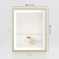 Plakat w ramie 40x50 - Kawa w Prostocie - kawa w filizance, białe tłó - rama drewno