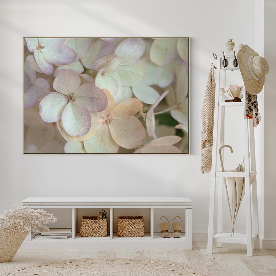 Obraz w ramie 120x80 - Kwiatowy taniec - kwiaty, hortensje - rama drewno