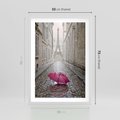 Plakat w ramie 50x70 - Francuska elegancja pod parasolem - Francja, parasol - rama biała