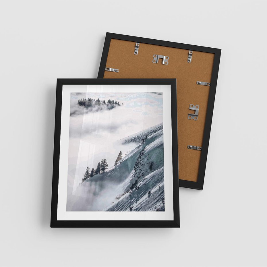 Plakat w ramie 40x50 - Czystość Natury - ośnieżone szczyty górskie, pejzaż - rama czarna