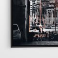 Obraz w ramie 50x50 - Światło Portowe - czarno białe zdjecie, uliczka w nadmorskim mieście - rama czarna