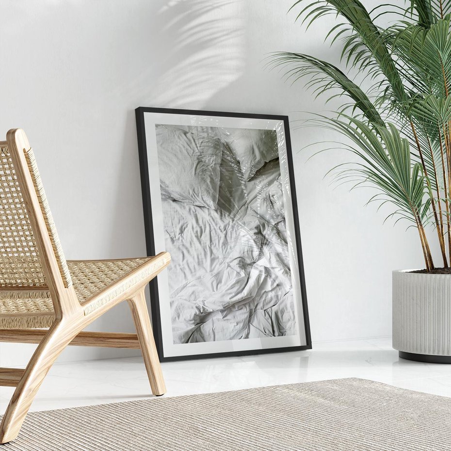 Plakat w ramie 40x50 - Biała Pościel na Łóżku - biała pościel, łóżko - rama czarna