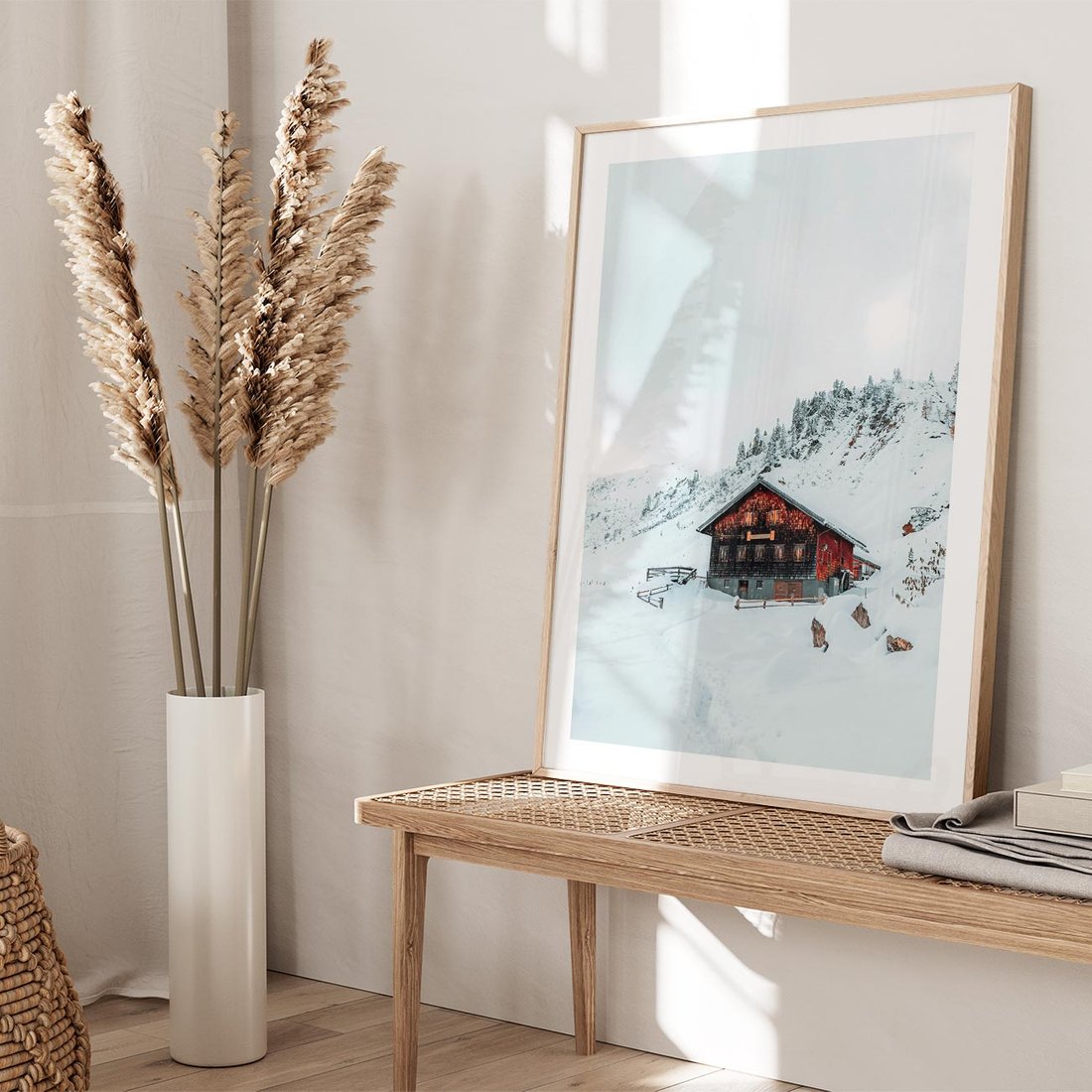 Plakat w ramie 30x40 - Zimowa Magia - domek, śnieg - rama drewno
