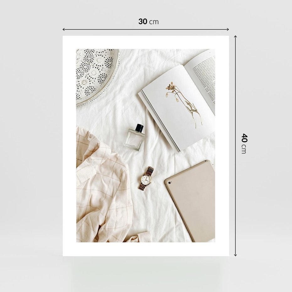 Plakat bez ramy 30x40 - Perfumy, Książka i Moda - kobieca kompozycja, perfumy