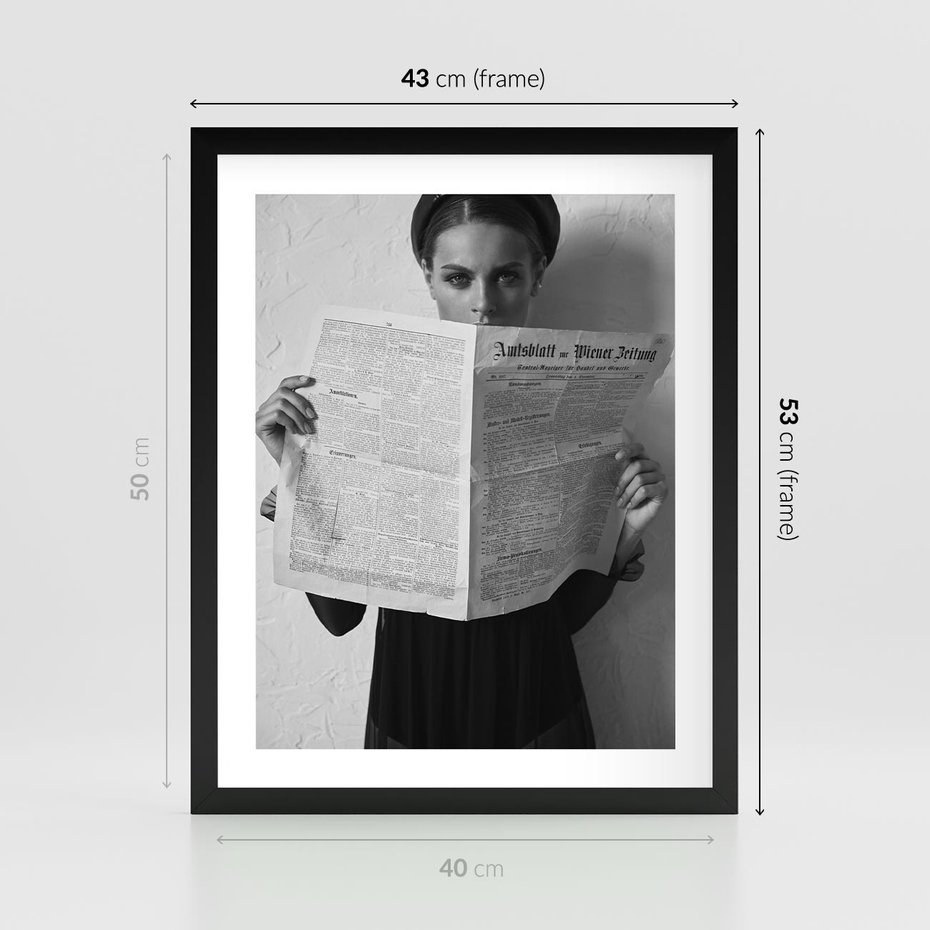 Plakat w ramie 40x50 - Nowe Wiadomości - retro zdjęcie, czarno białe - rama czarna