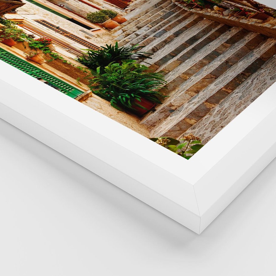 Plakat w ramie 40x50 - Uroczysta perspektywa uliczki - uliczka, perspektywa - rama biała