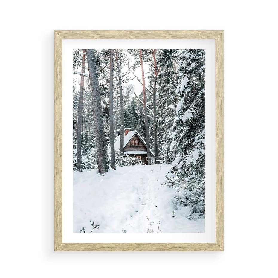 Plakat w ramie 50x70 - Spokój Zimowej Przygody w Lesie - domek w górach w lesie, zima - rama drewno