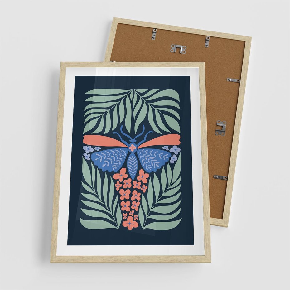 Plakat w ramie 50x70 - Granatowa Noc - granatowe tło, abstrajcyjna ćma - rama drewno