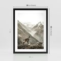 Plakat w ramie 30x40 - Dzikie Piękno: Kozica w Malowniczym Górskim Scenerii - kozica, góry - rama czarna