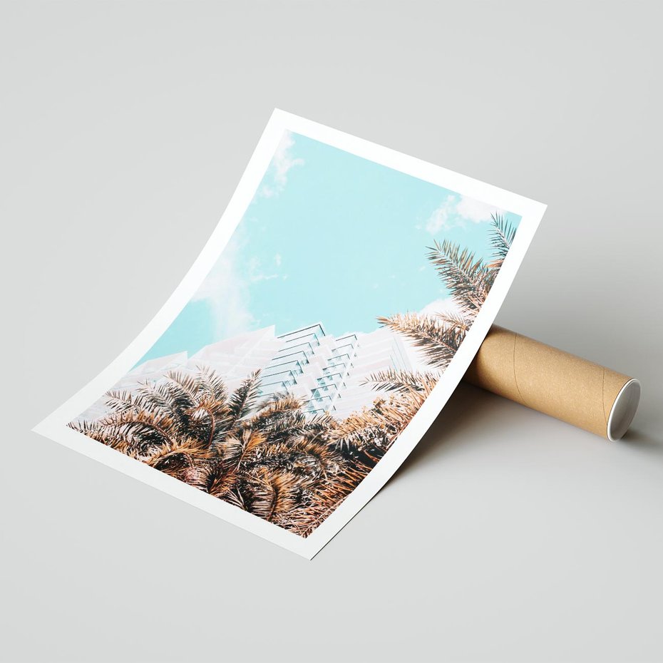 Plakat bez ramy 21x30 - Wakacyjny Raj - palmy, wysokie budynki