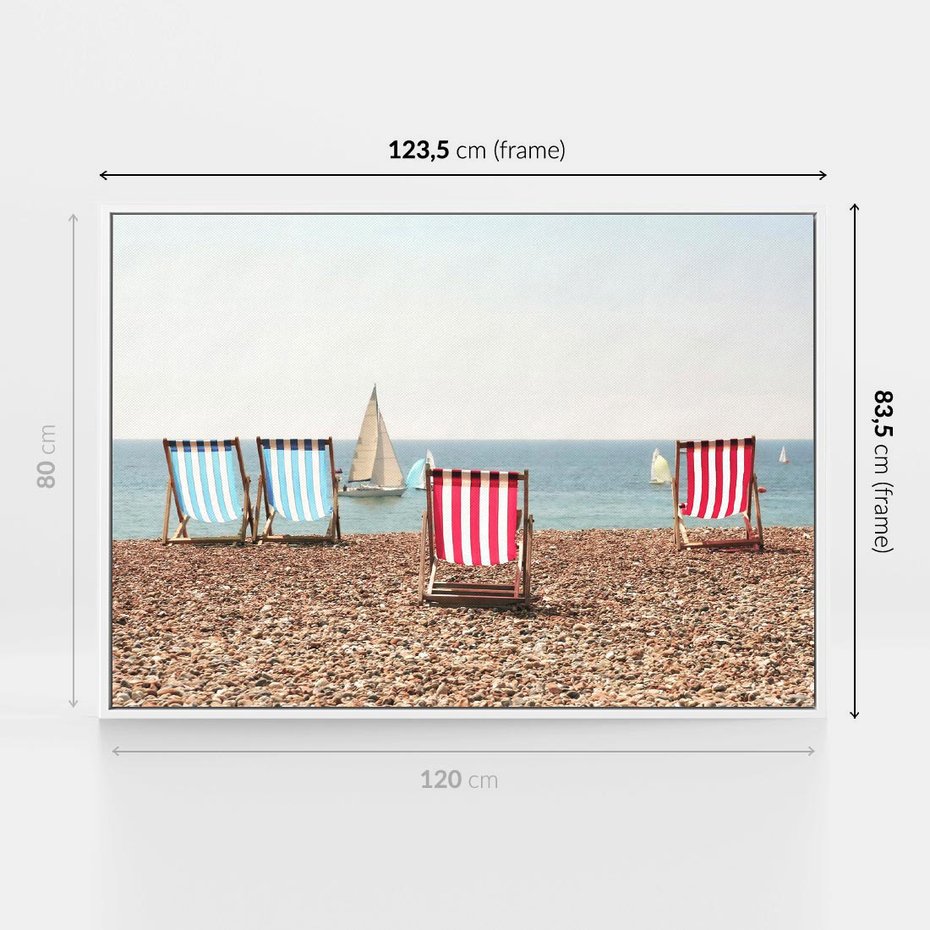Obraz w ramie 120x80 - Letnia retro bajka - fotografia, pasiaste leżaki - rama biała