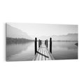 Obraz na płótnie 120x60 - Spokojna Przystań - czarno biała fotografia, drewniany pomost na jeziorze