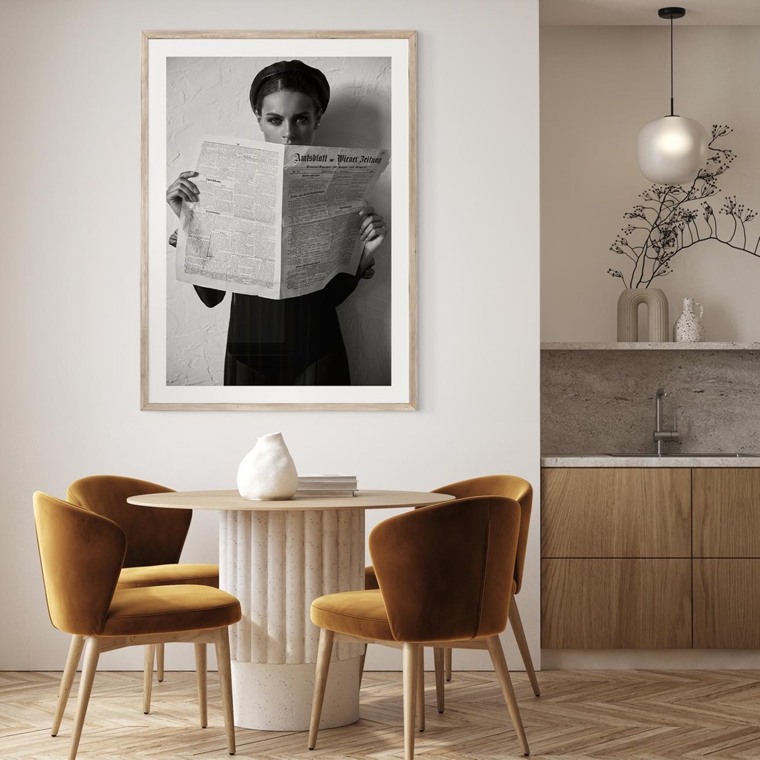 Plakat w ramie 50x70 - Nowe Wiadomości - retro zdjęcie, czarno białe - rama drewno