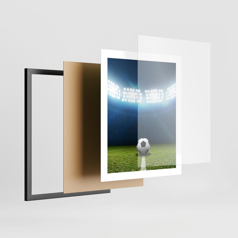 Plakat w ramie 40x50 - Piłka w drodze do gola - piłka, gol - rama czarna