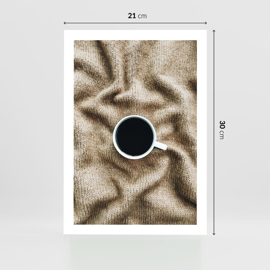 Plakat bez ramy 21x30 - Filiżanka Kawy na Brązowym Kocu - kawa, czarna kawa