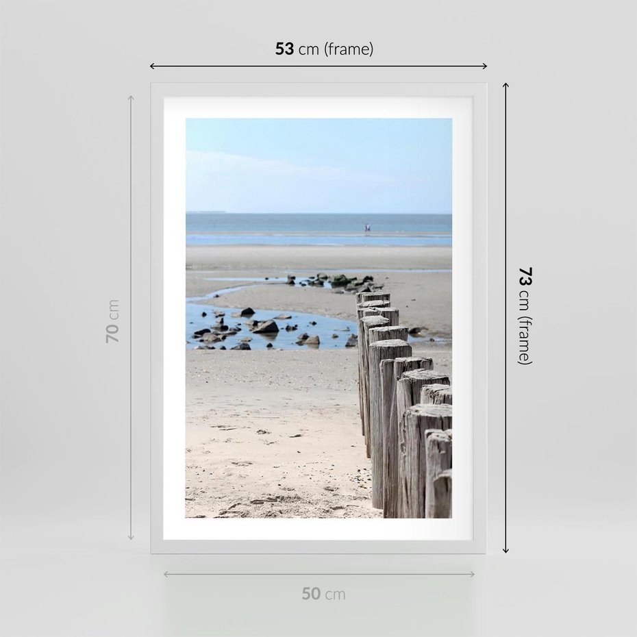 Plakat w ramie 50x70 - Fale na falochronie nad morzem - morze, falochron - rama biała
