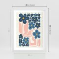 Plakat w ramie 40x50 - Niebieskie Refleksje - niebieskie kwiaty, niezapominajki - rama biała