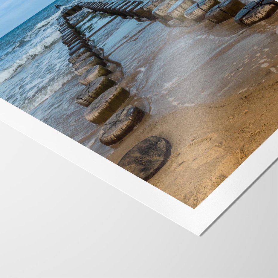 Plakat bez ramy 21x30 - Falochron na brzegu morza - falochron, morze