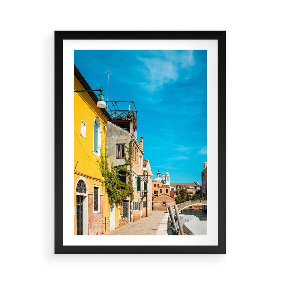 Plakat w ramie 50x70 - Przechadzka w Sercu Miasta - uliczka, perspektywa - rama czarna