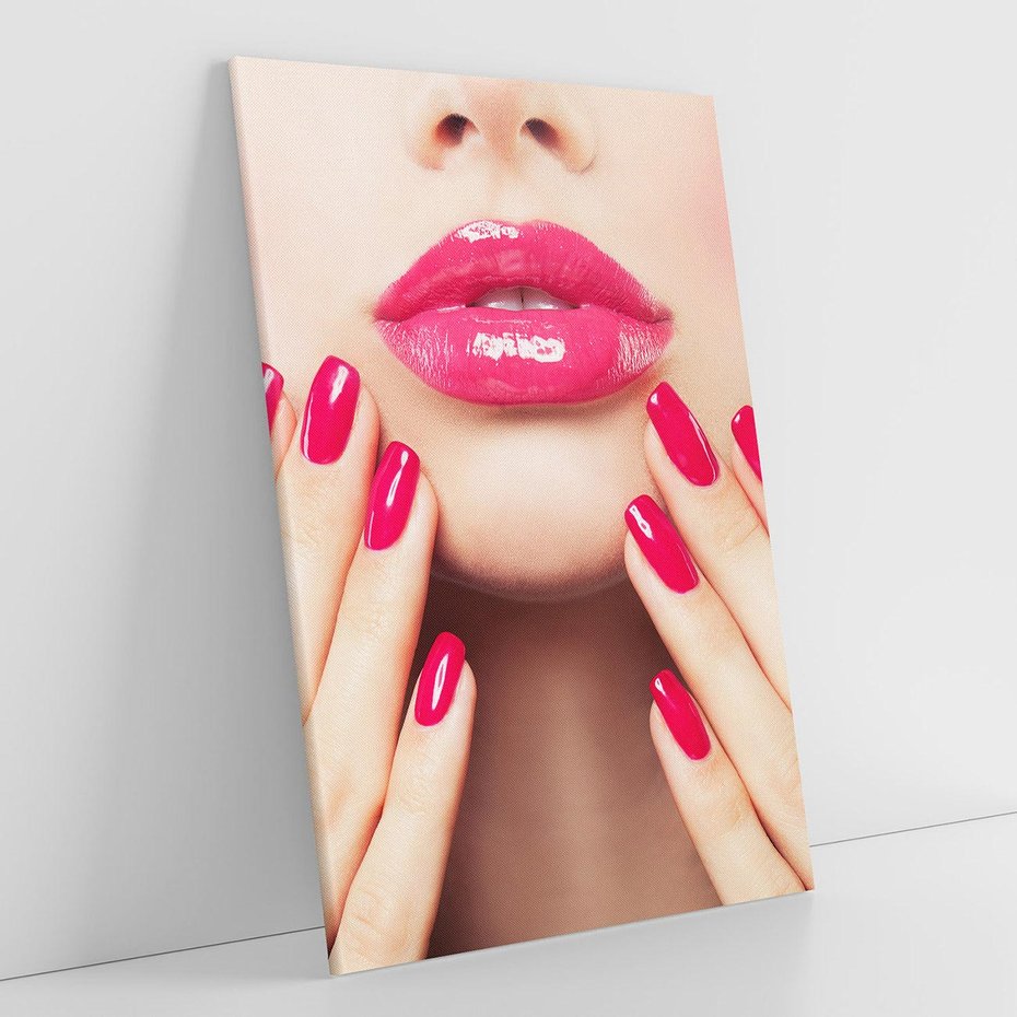 Obraz na płótnie 80x120 - Wyrażenie Piękna - paznokcie, usta