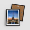 Plakat w ramie 40x50 - Wieża Eiffla w Innej Odsłonie - wieża, Eiffla - rama czarna