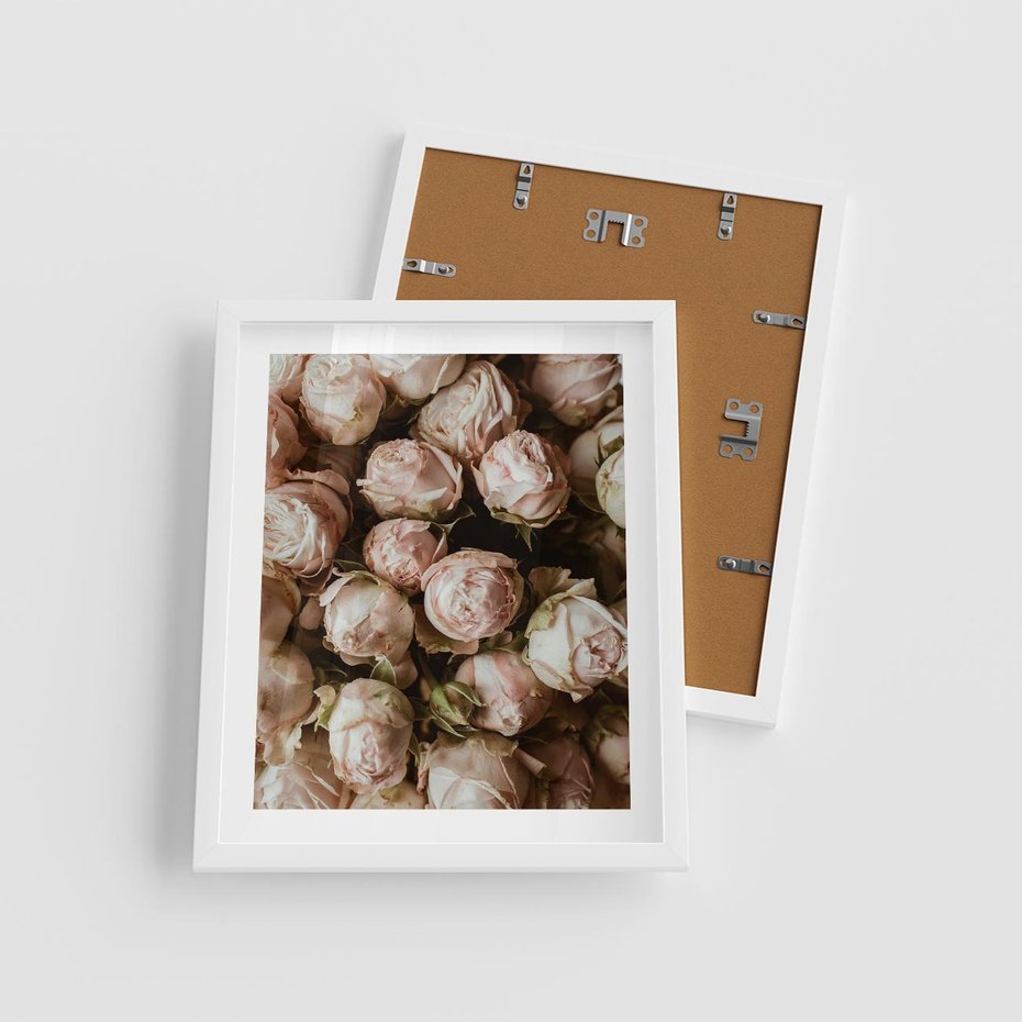 Plakat w ramie 40x50 - Róże i Różowe Kwiaty w Kompozycji - róże, różowe kwiaty - rama biała