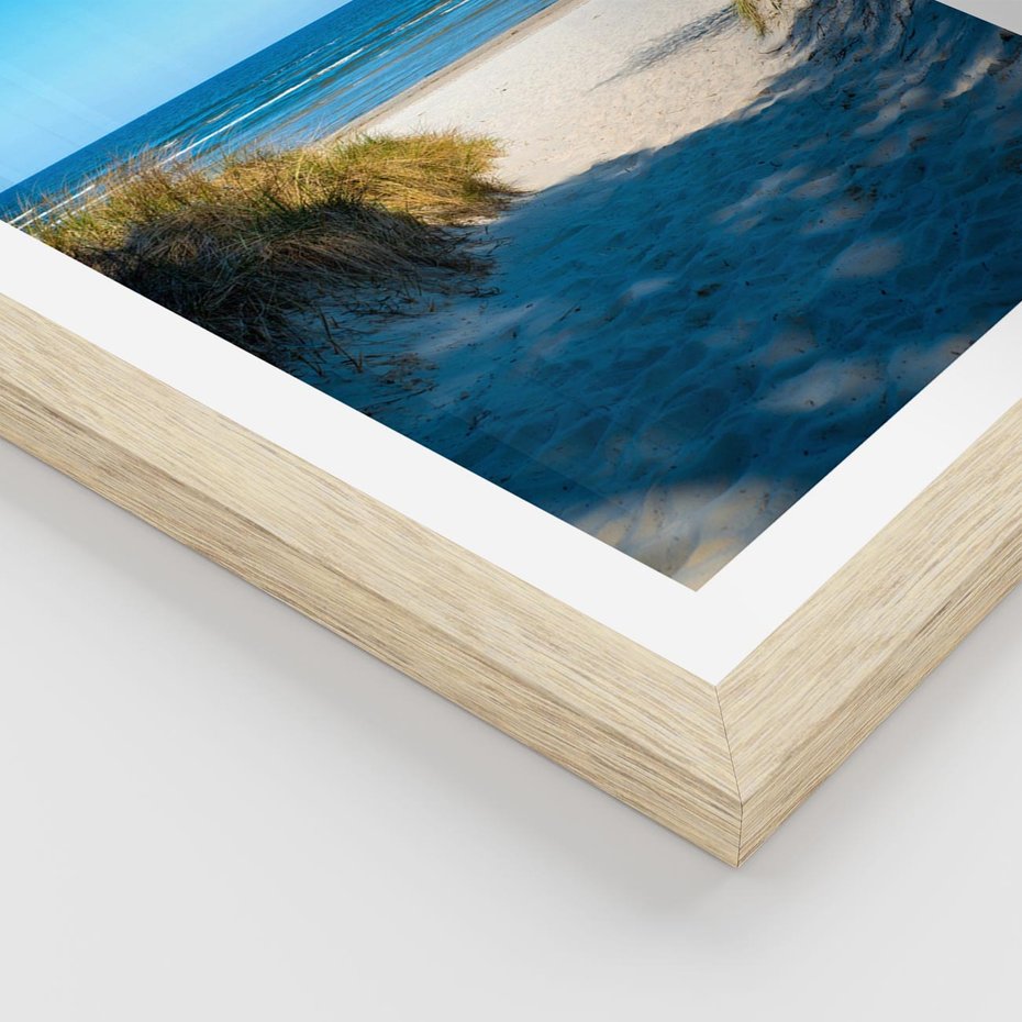 Plakat w ramie 40x50 - Spokój nad brzegiem morza - plaża, morze - rama drewno