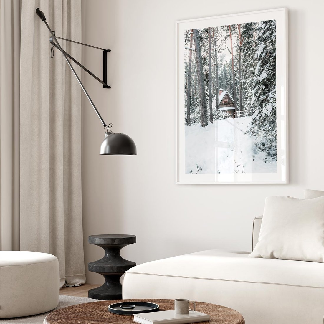 Plakat w ramie 40x50 - Spokój Zimowej Przygody w Lesie - domek w górach w lesie, zima - rama biała