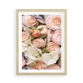 Plakat w ramie 50x70 - Kwiatowy Rarytas: Róże w Herbacianym Zbliżeniu - kwiaty, herbaciane - rama drewno