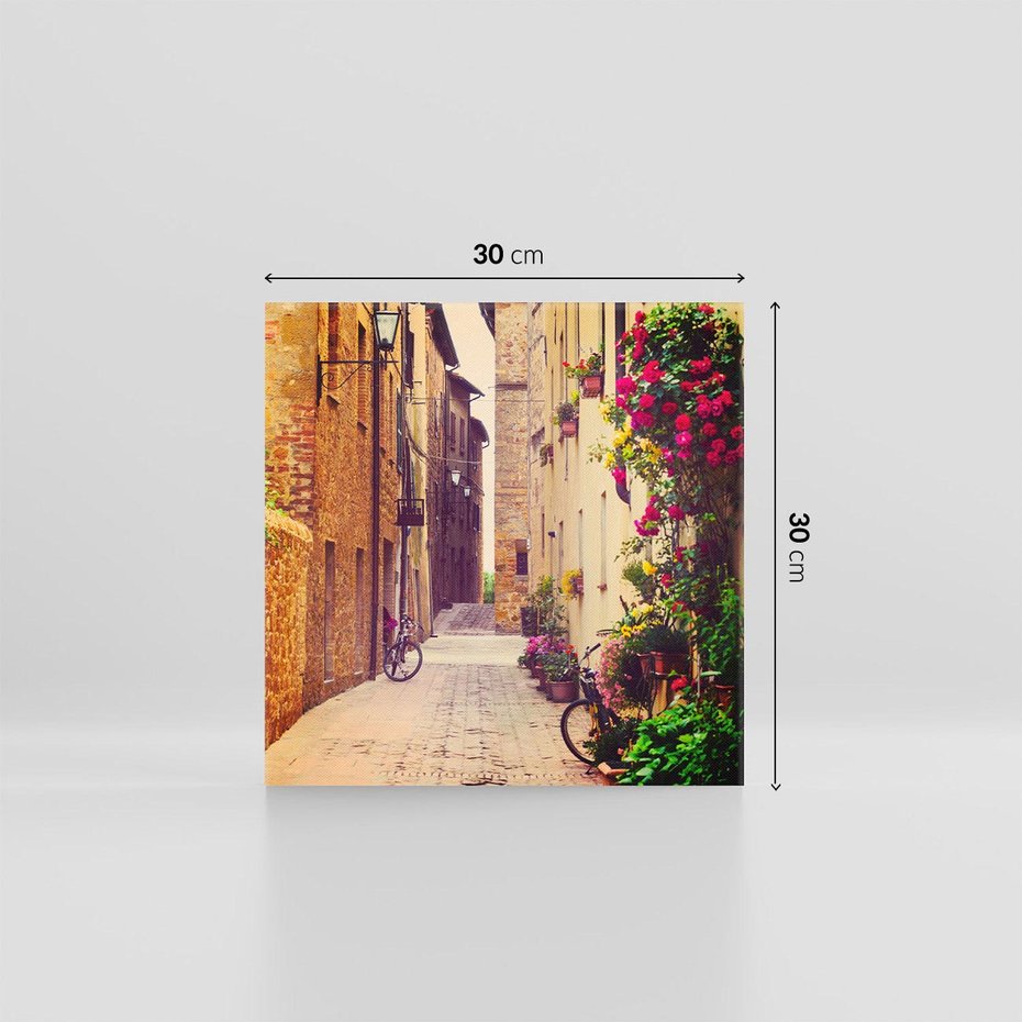 Obraz na płótnie 30x30 - Rowerowa przygoda w uliczkach pełnych perspektywy - uliczka, perspektywa