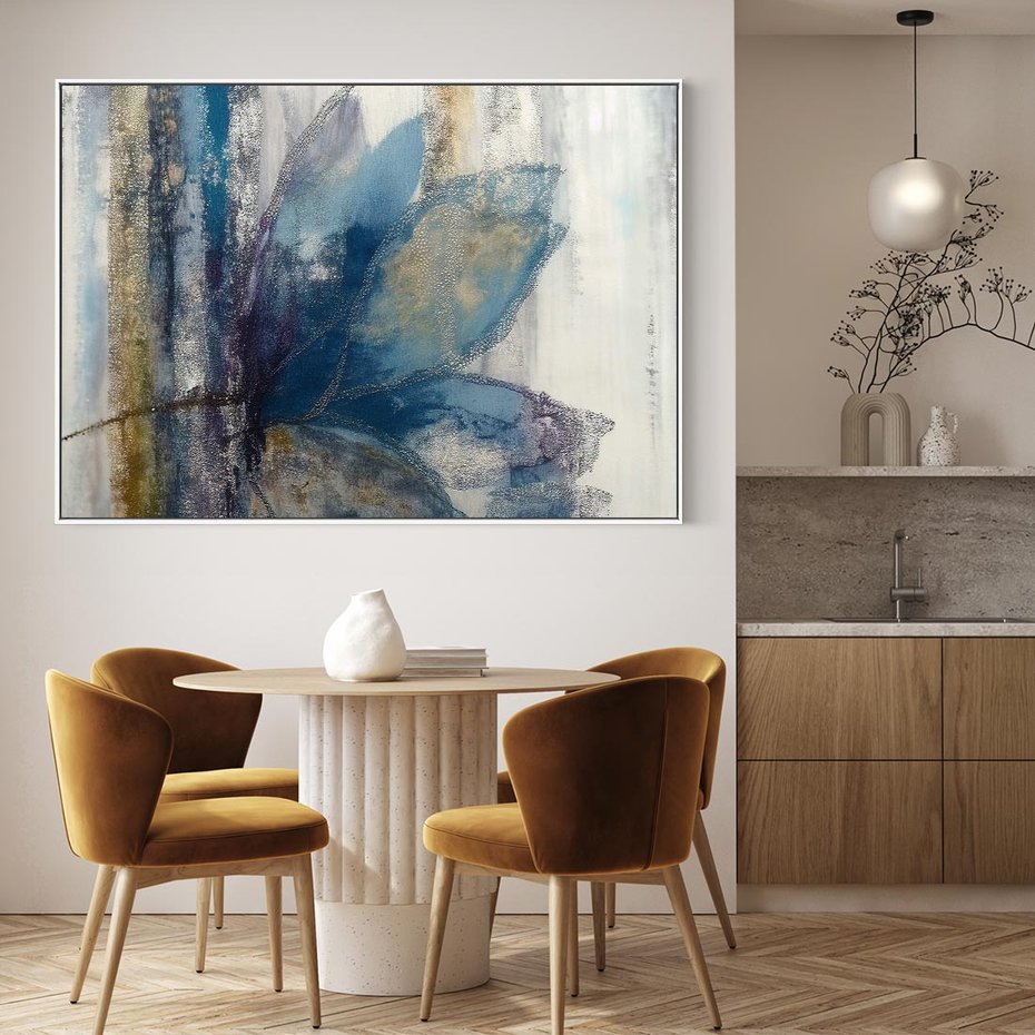 Obraz w ramie 70x50 - Tekstura Kwiatu - olejny obraz, niebieski kwiat - rama biała