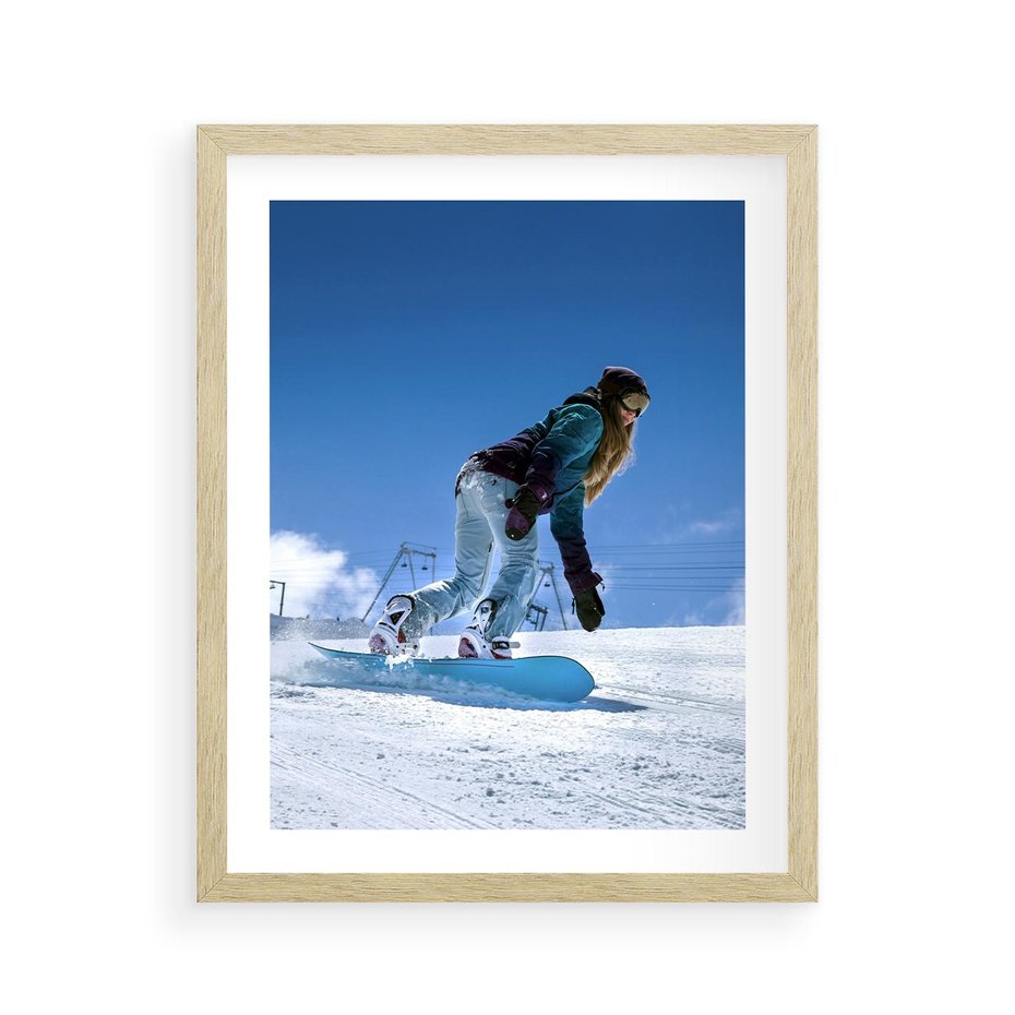 Plakat w ramie 40x50 - Snowboard na zimowych zboczach - snowboard, zima - rama drewno