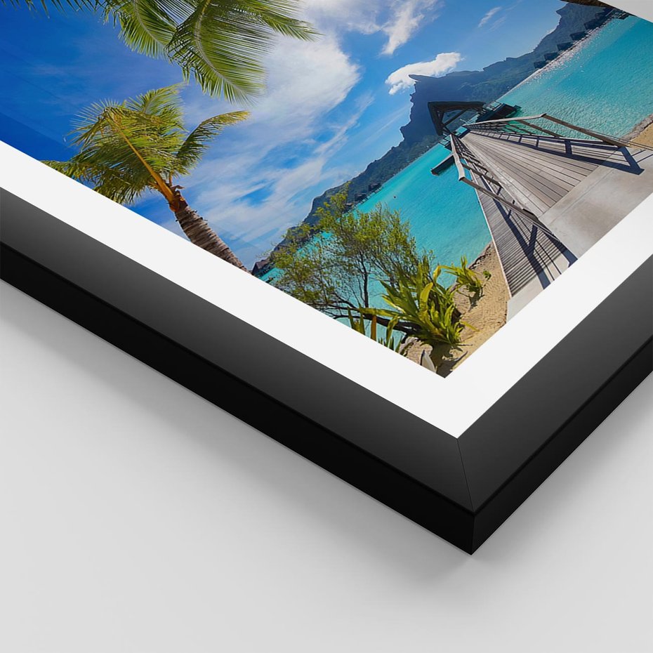 Plakat w ramie 30x40 - Tropikalne palmy nad oceanem - palmy, ocean - rama czarna