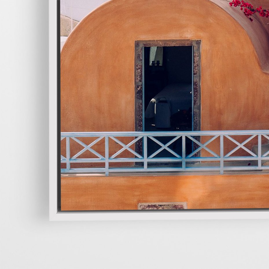 Obraz w ramie 80x120 - Błękit Morza i Białe Domki - Santorini, wyspa - rama biała