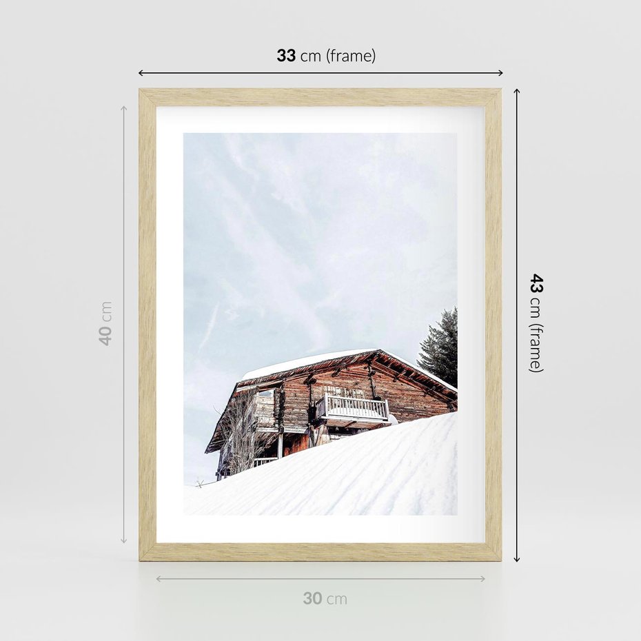 Plakat w ramie 30x40 - Spokój Górskiej Zimy - chatka w górach, domek górski - rama drewno